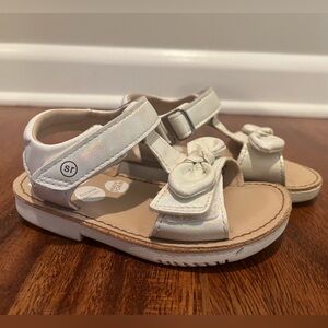 Stride Rite Kids White Sandals Size 7